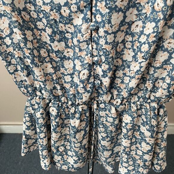 Sienna Sky Wrap Floral Blouse - Picture 4 of 4